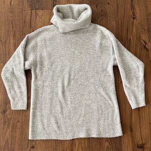 Loft women’s grey turtle neck sweater, size small